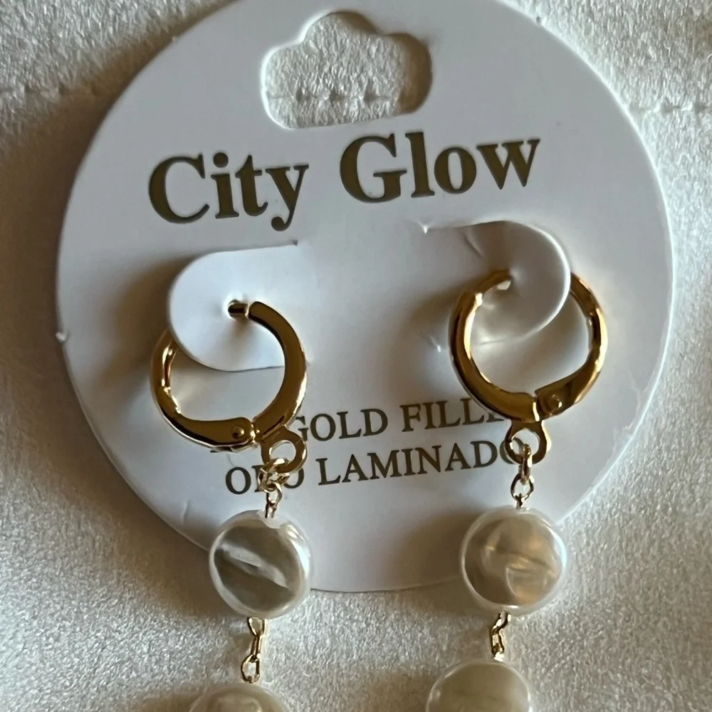 NWT City Glow 18K Gold Filled Pearl Earrings - Picture 2 of 5